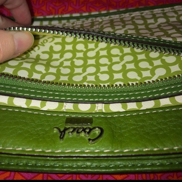 Green coach wristlet - Picture 3 of 4